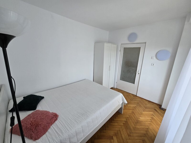 Metrou Piata Muncii, Decebal, Apartament cu 2 Dormitoare 70mp, AC, Boiler