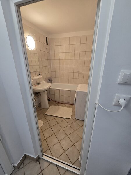 Metrou Piata Muncii, Decebal, Apartament cu 2 Dormitoare 70mp, AC, Boiler